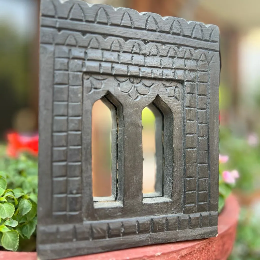 Aaina 18 : Beautiful handcrafted mirror