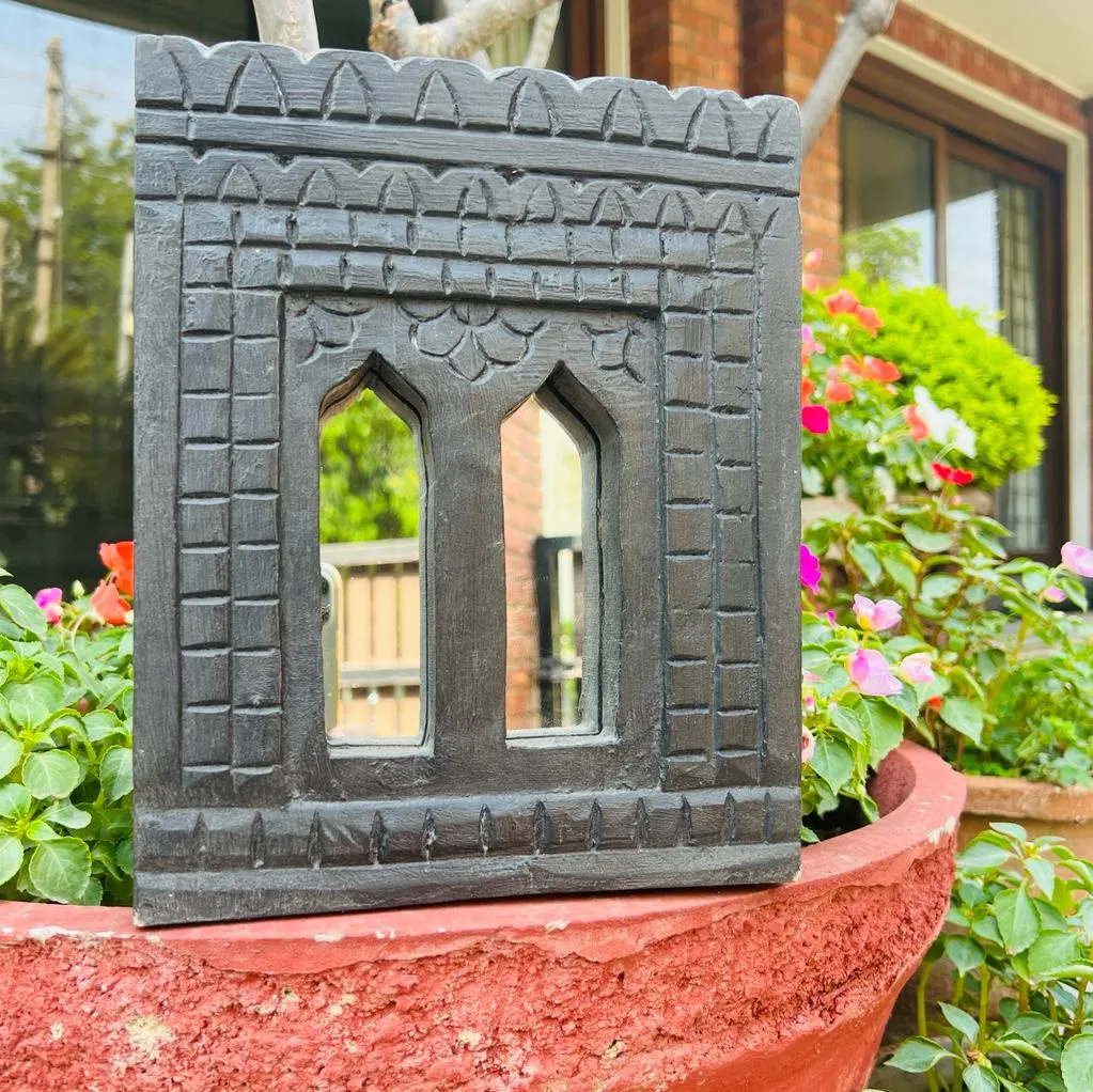 Aaina 18 : Beautiful handcrafted mirror