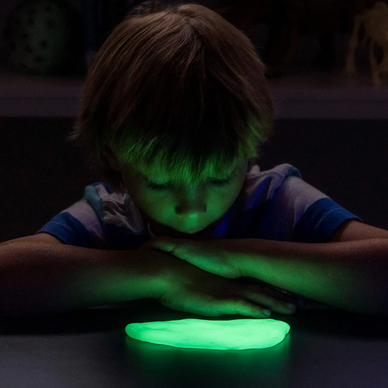National Geographic Mega Science Series – Glow-In-The-Dark Science Kit