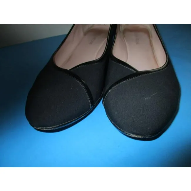 Taryn Rose Black Microfiber Surface Almond Pumps Size Us