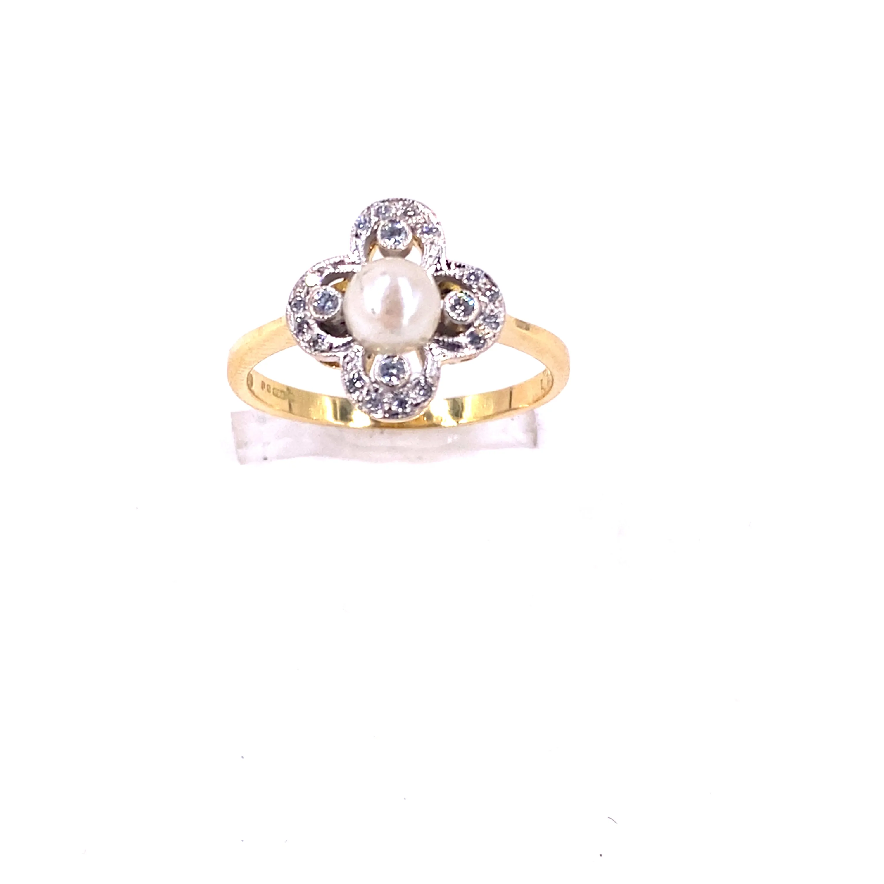 Women’s 18ct Yellow Antique Gold Pearl Diamond Ring- 3.4g 0.30ct